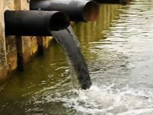 Portable wastewater treatment system developed by a Pakistani student to recycle industrial wastewater.