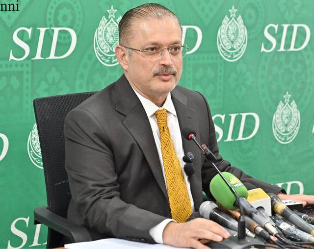Sharjeel Inam Memon speaking about Sindh's wheat hoarding crackdown at a press conference.