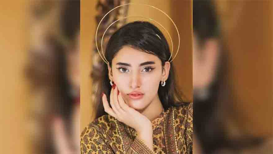 Pakistani actor Sahar Hashmi during an interview discussing criticism over her drama roles.
