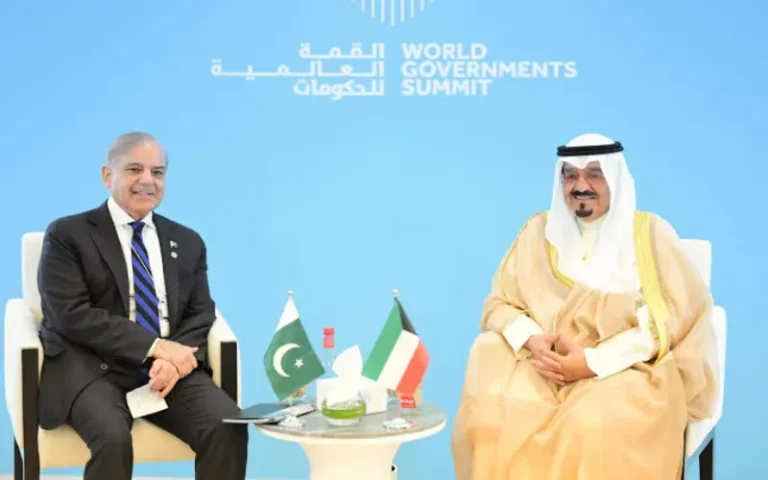 Flags of Pakistan and Kuwait representing ongoing defence and energy talks.