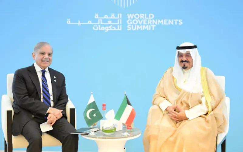 Flags of Pakistan and Kuwait representing ongoing defence and energy talks.