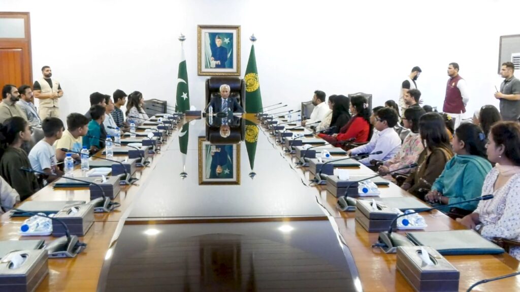 Sindh Governor Syed Muhammad Nehal Hashmi addresses participants of the Jagruti Summer Leaders Program at the Governor House.