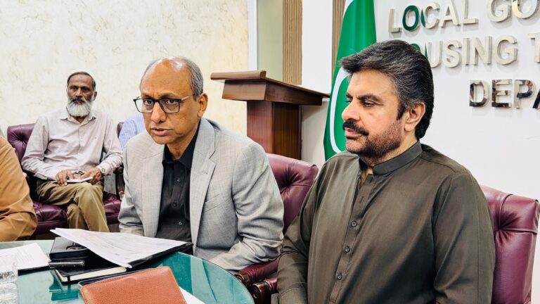 Governor Sindh Syed Muhammad Nehal Hashmi meets Minister of State Abdul Rehman Khan Kanju to discuss electricity supply in Sindh.