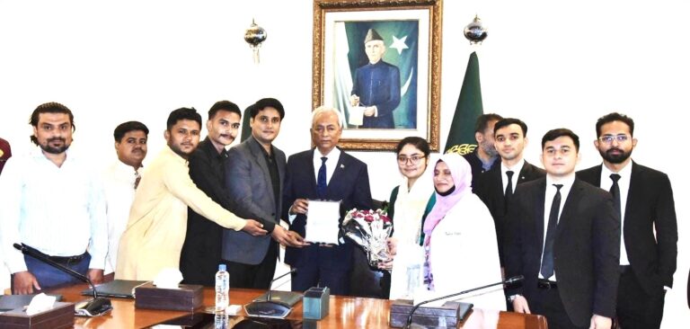 Governor Sindh Syed Muhammad Nehal Hashmi meets the Young Leaders Parliament delegation at the Governor House in Karachi.