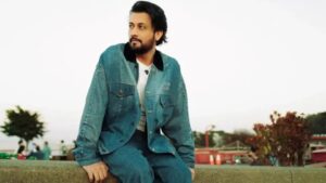 Pakistani singer Atif Aslam promoting his upcoming album Subah Aye Na before its worldwide release.