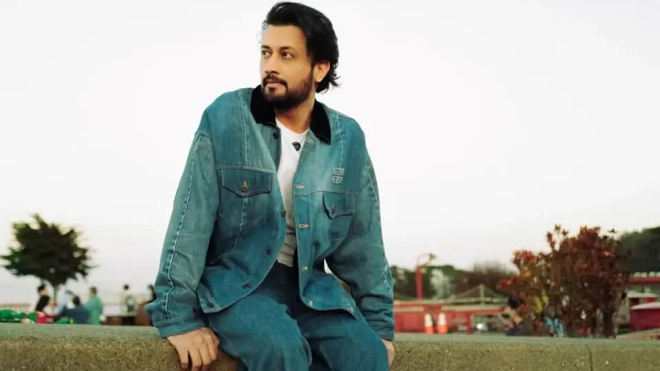 Pakistani singer Atif Aslam promoting his upcoming album Subah Aye Na before its worldwide release.