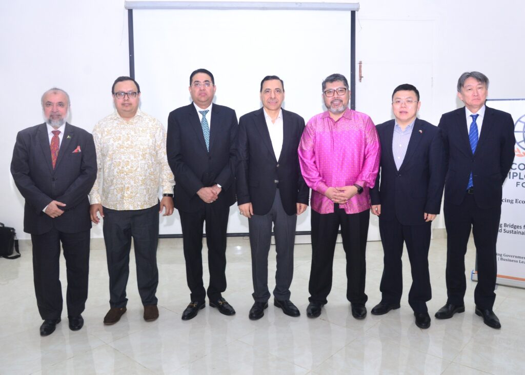 Diplomats and business leaders attend the Economic Diplomacy Forum farewell ceremony for the Malaysian and Iraqi Consuls General in Karachi.