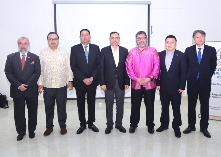 Diplomats and business leaders attend the Economic Diplomacy Forum farewell ceremony for the Malaysian and Iraqi Consuls General in Karachi.