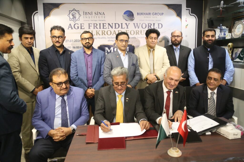 Officials from Bukhari Group and Türkiye's Ibni Sina Institute exchange the signed medical tourism cooperation agreement in Karachi.