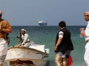 Oil tanker sailing through the Red Sea amid rising tensions following Houthi attacks and renewed US strikes on Iran.