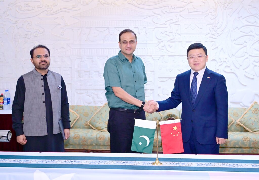 Chinese Consulate donates 110 fogger machines to Karachi Metropolitan Corporation