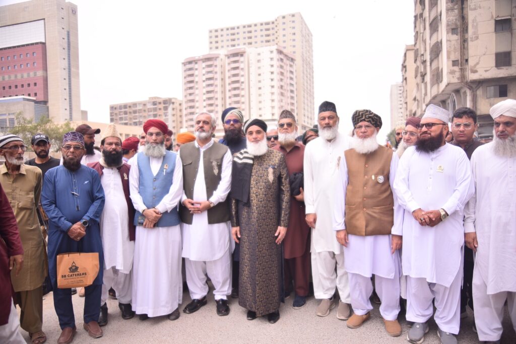 Grand Eid Milad-un-Nabi gathering held in Karachi by Barkati Foundation