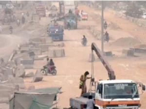 Traffic congestion and construction work on University Road Karachi during Red Line BRT project