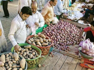 Pakistan consumer confidence declines amid rising inflation and unemployment.