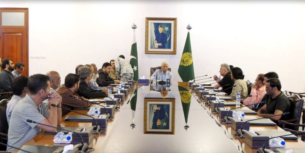 Sindh Governor Nihal Hashmi meeting sports journalists at Governor House Karachi