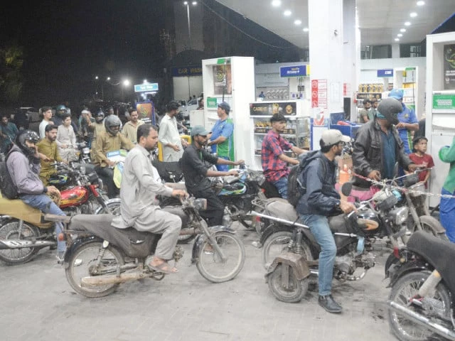 Pakistan Rs100 petrol subsidy registration scheme for motorcycles and small cars