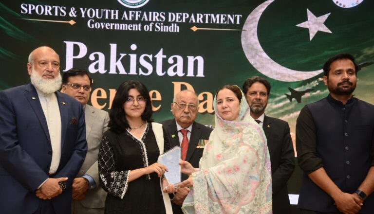 Defence Day event at Iqra University Karachi honours military heroes