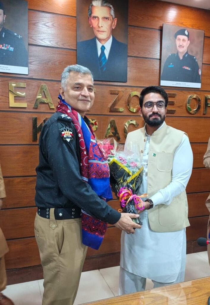 KAMEDA President Muhammad Minhaj Gulfam meeting DIG East Farrukh Ali Lanjar in Karachi