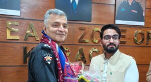 KAMEDA President Muhammad Minhaj Gulfam meeting DIG East Farrukh Ali Lanjar in Karachi