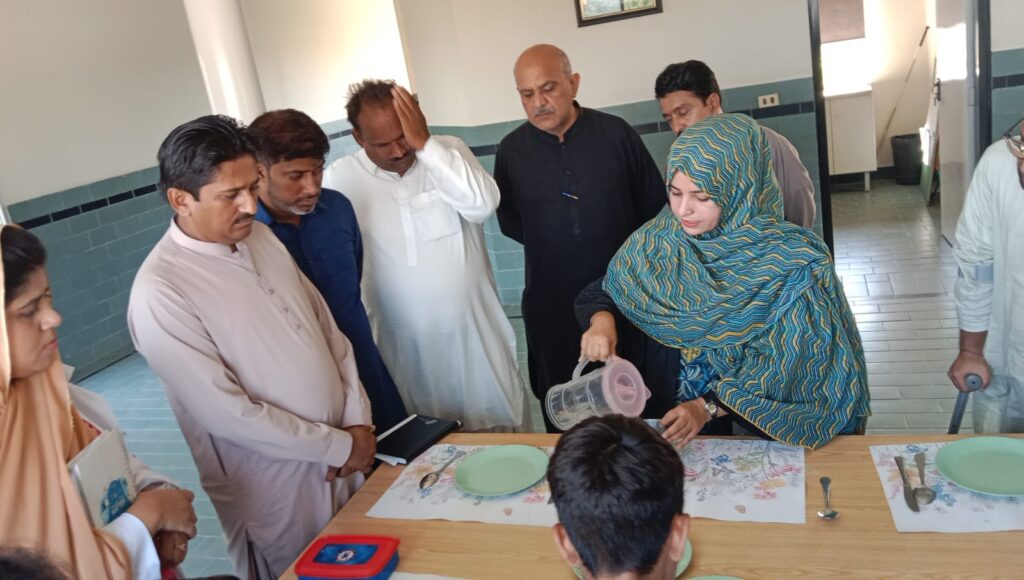 Sindh special education teachers complete training for blind and deaf students