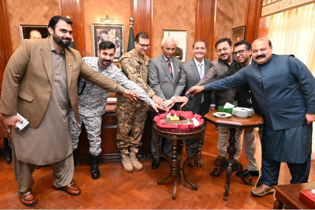 Governor Sindh Nehal Hashmi cuts cake for Shehbaz Sharif birthday at Governor House