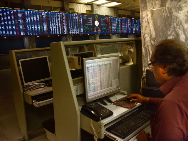 KSE-100 index falls at Pakistan Stock Exchange amid Middle East conflict