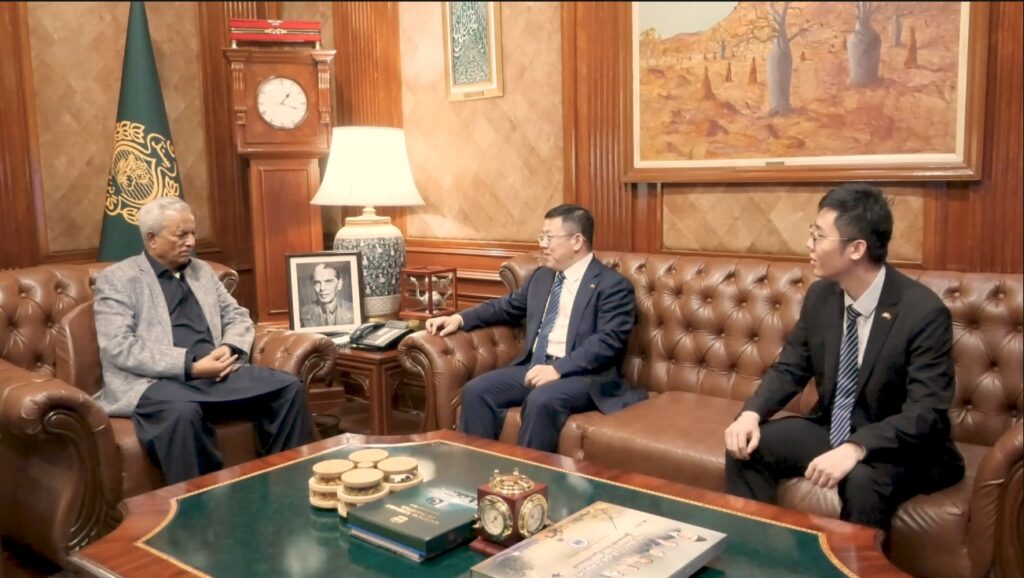 Feng Deheng meets Sindh Governor Nehal Hashmi at Governor House Karachi