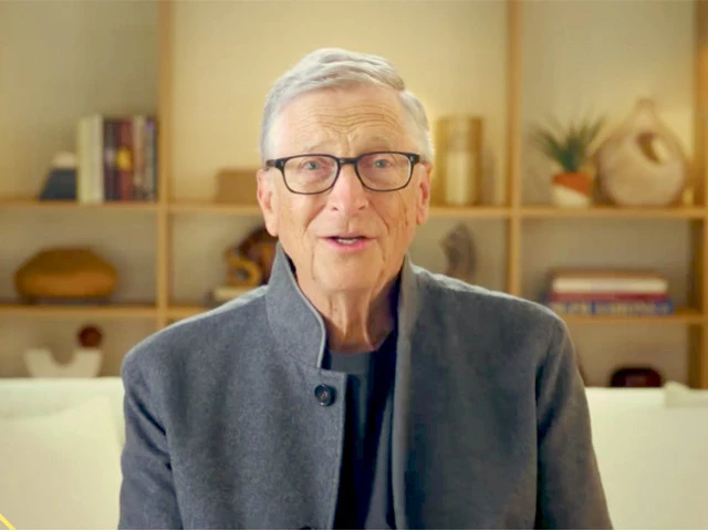 Bill Gates warns about artificial intelligence risks and government regulation