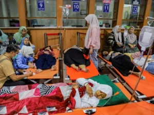 Students in Indonesia affected by food poisoning linked to the government’s free meal programme.