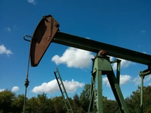 Brent crude oil price rises above $100 amid Middle East conflict and supply concerns