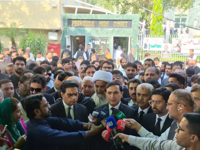 Peshawar High Court hearing petitions challenging the imposition of emergency and governor’s rule in Khyber-Pakhtunkhwa