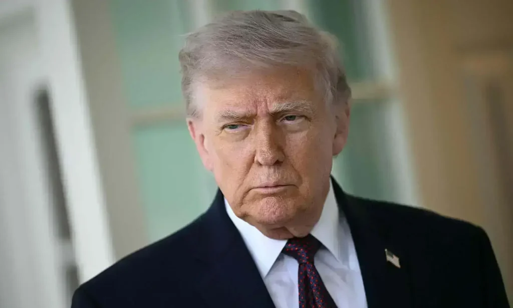 Donald Trump and Masoud Pezeshkian amid tensions over the Iran war.
