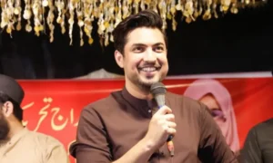 Pakistani anchorperson Iqrarul Hassan in connection with a cybercrime case in Karachi.