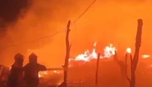 1. Firefighters responding to a furniture market fire near Kamran Chowrangi in Karachi’s Gulistan-e-Johar.