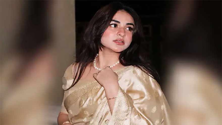 Yumna Zaidi looking emotional during a flight while travelling for work