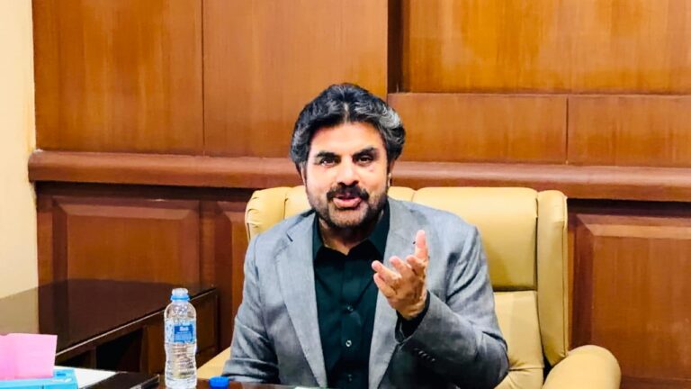 Nasir Hussain Shah pays tribute to the Karsaz tragedy martyrs in Karachi.