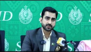 Sukhdev Assardas Hemnani speaking at a press conference on Kashmir Black Day in Karachi.