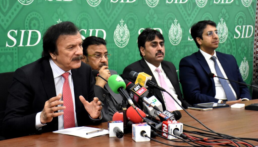 1. Government officials discuss business reforms and investment facilitation at a press conference in Karachi.