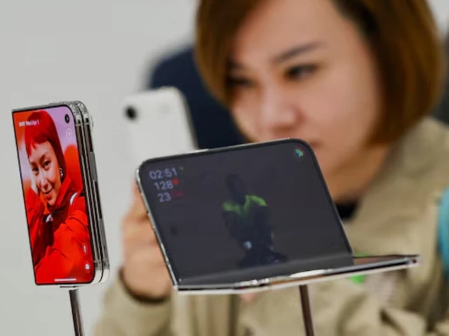Apple foldable iPhone Duo smartphone expected to have limited launch-day store availability