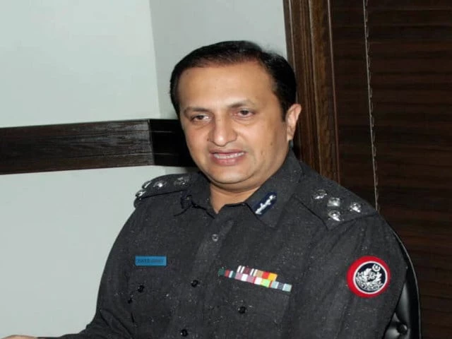 Senior journalist Kashif Hashmi and the inquiry into the alleged assault at Nazimabad police station.
