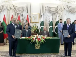 Pakistan Prime Minister Shehbaz Sharif and Maldives President Mohamed Muizzu attend an official ceremony during bilateral talks in Islamabad.